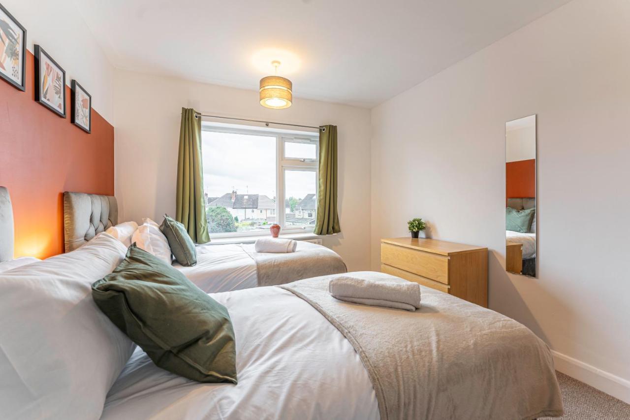 Stylish House - Close To Centre - Free Parking, Super-fast Wifi And Smart Tvs By Yoko * Coventry