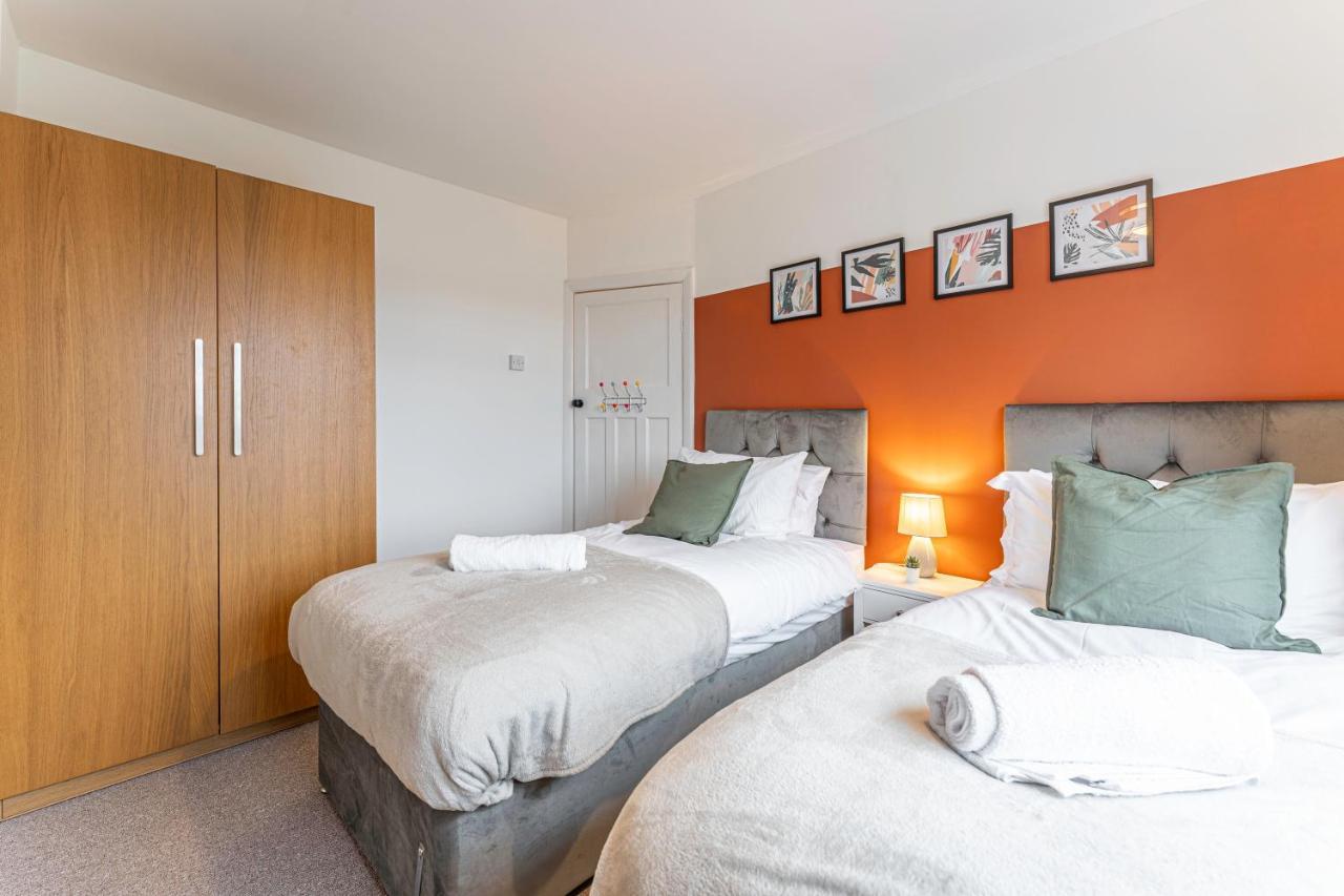 Holiday home Stylish House - Close To Centre - Free Parking, Super-fast Wifi And Smart Tvs By Yoko